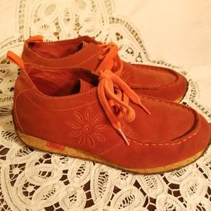 ☆Vintage Embroidered Suede Vans ☆